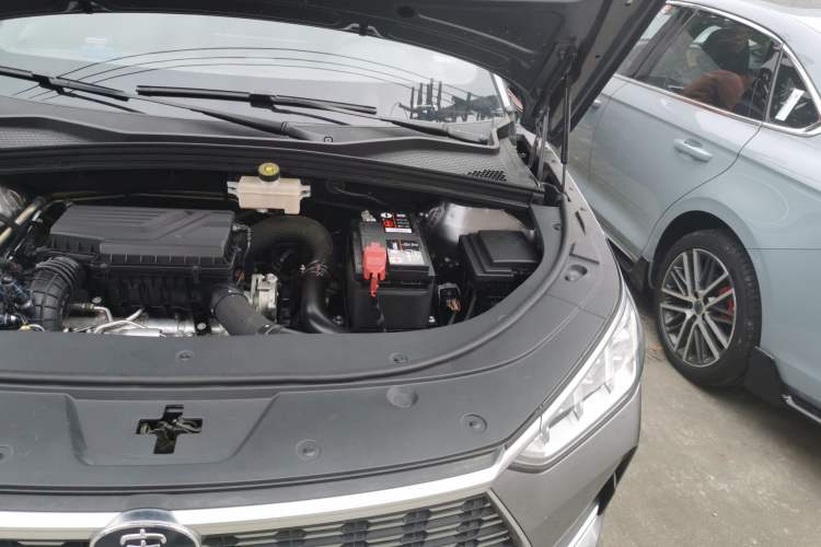 Used BYD Song PLUS 2020 1.5T Automatic Prestige Version Engine Bay Left