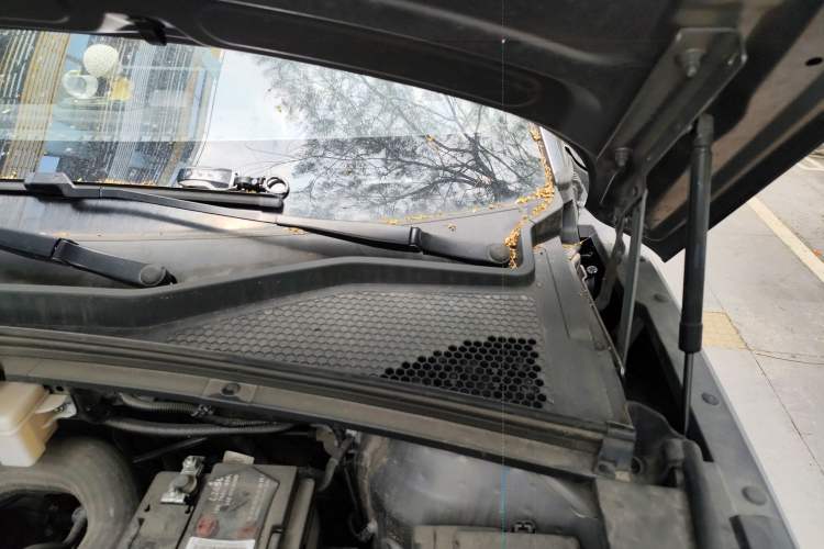 Used BYD Song PLUS 2020 1.5T Automatic Prestige Version Engine Bay Left
