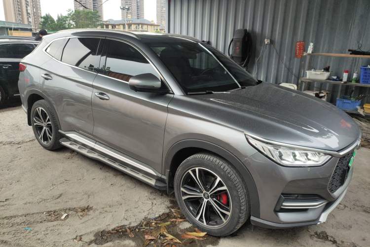 Used BYD Song PLUS 2020 1.5T Automatic Prestige Version Front Right 45 Deg