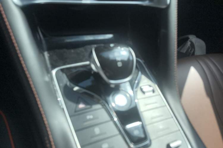 Used BYD Song PLUS 2020 1.5T Automatic Luxury Version Gear Lever