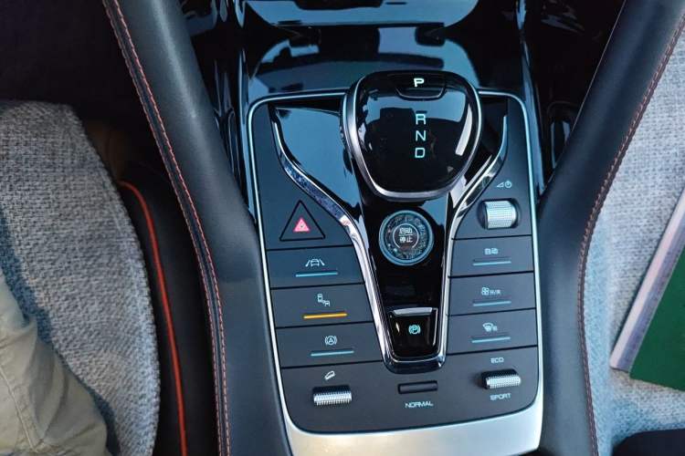 Used BYD Song PLUS 2020 1.5T Automatic Flagship Edition Gear Lever