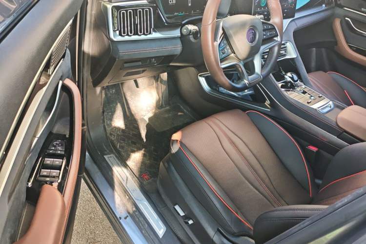 Used BYD Song PLUS 2020 1.5T Automatic Flagship PLUS Interior 3
