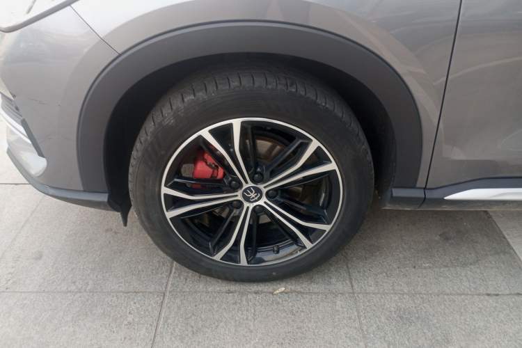Used BYD Song PLUS 2020 1.5T Automatic Flagship Edition Left Front Wheel Hub