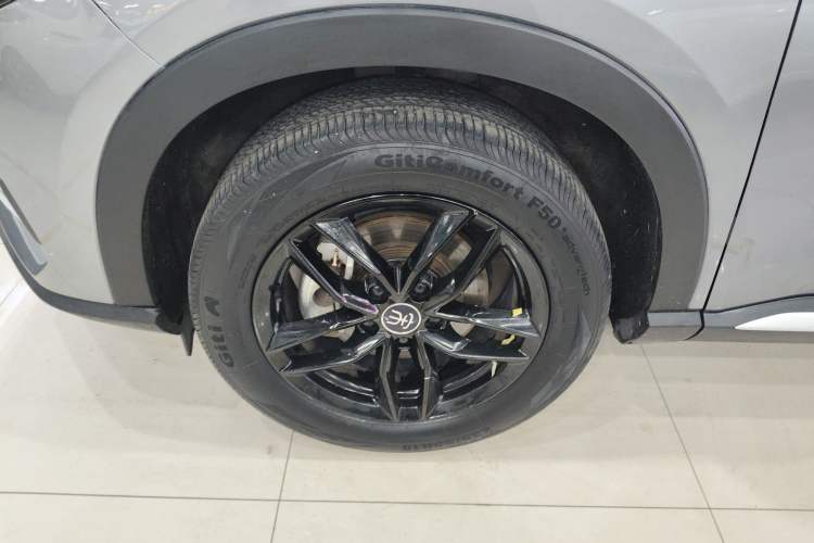 Used BYD Song PLUS 2020 1.5T Automatic Luxury Version Left Front Wheel Hub