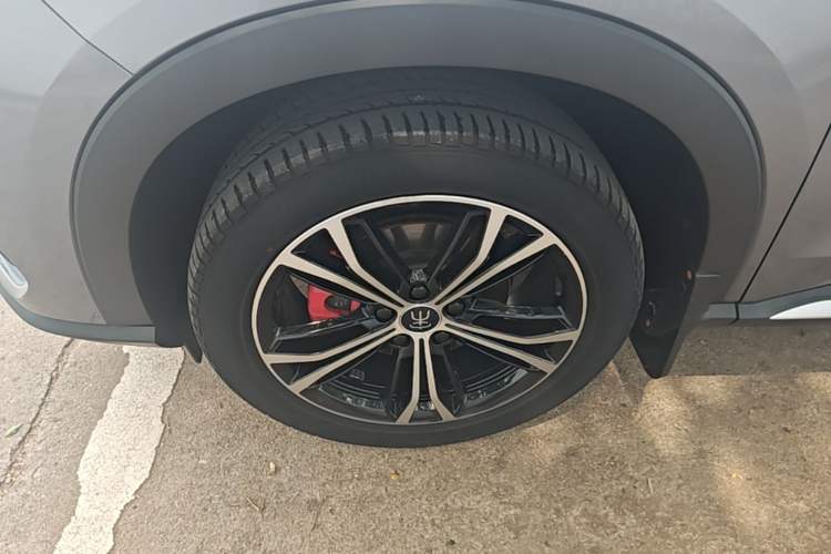 Used BYD Song PLUS 2020 1.5T Automatic Flagship Edition Left Front Wheel Hub