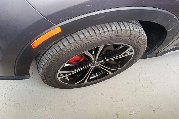 Used BYD Song PLUS 2020 1.5T Automatic Flagship Edition Left Front Wheel Hub