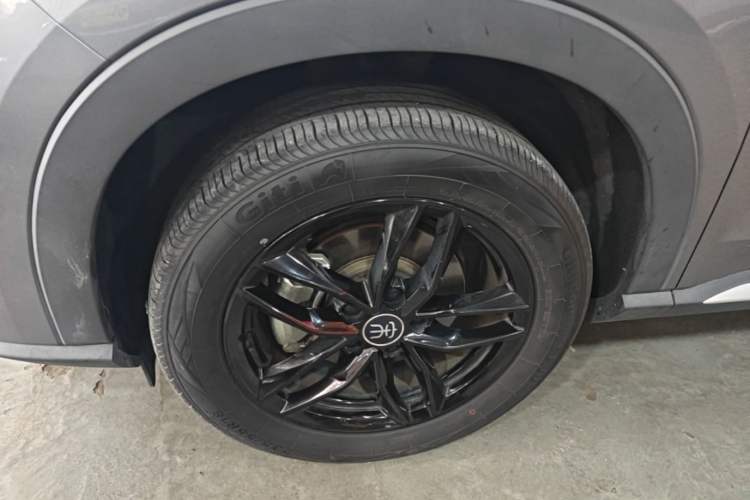 Used BYD Song PLUS 2020 1.5T Automatic Luxury Version Left Front Wheel Hub