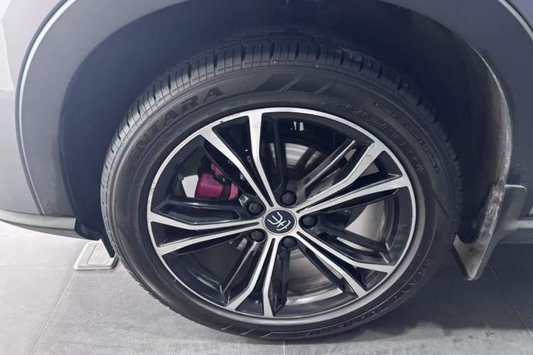 Used BYD Song PLUS 2020 1.5T Automatic Flagship Edition Left Front Wheel Hub