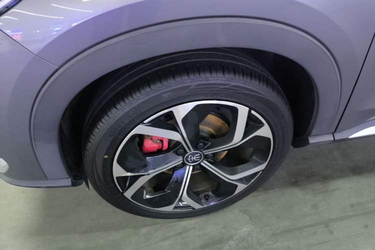 Used BYD Song PLUS 2020 1.5T Automatic Flagship PLUS Left Front Wheel Hub