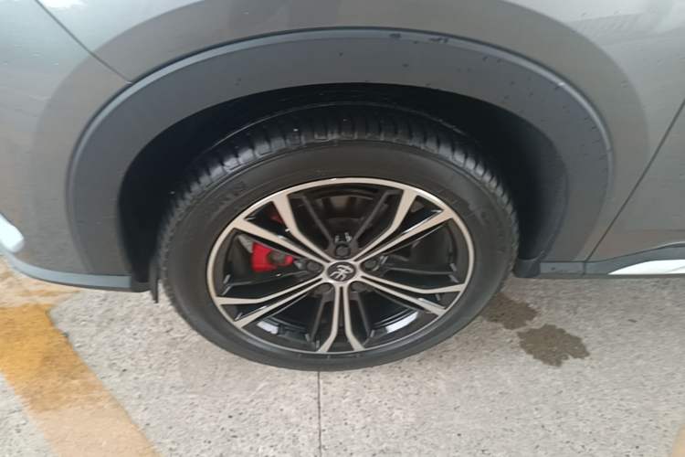 Used BYD Song PLUS 2020 1.5T Automatic Flagship Edition Left Front Wheel Hub