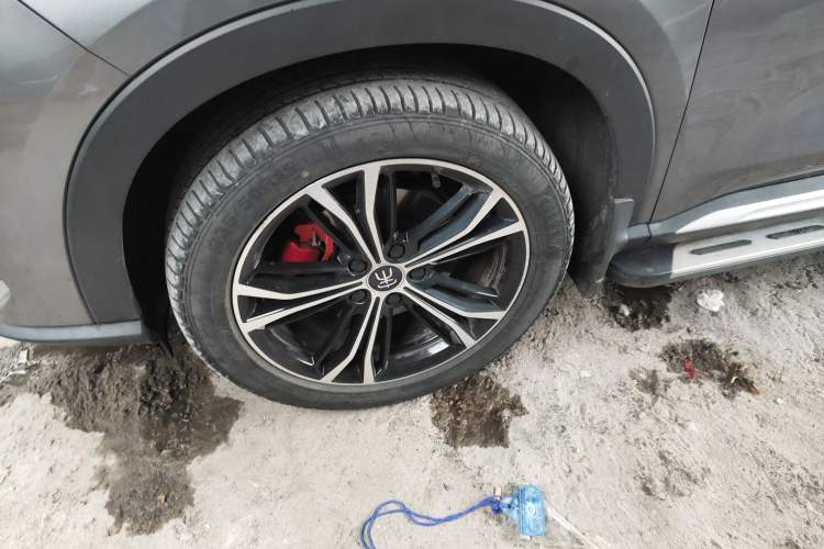 Used BYD Song PLUS 2020 1.5T Automatic Prestige Version Left Front Wheel Hub