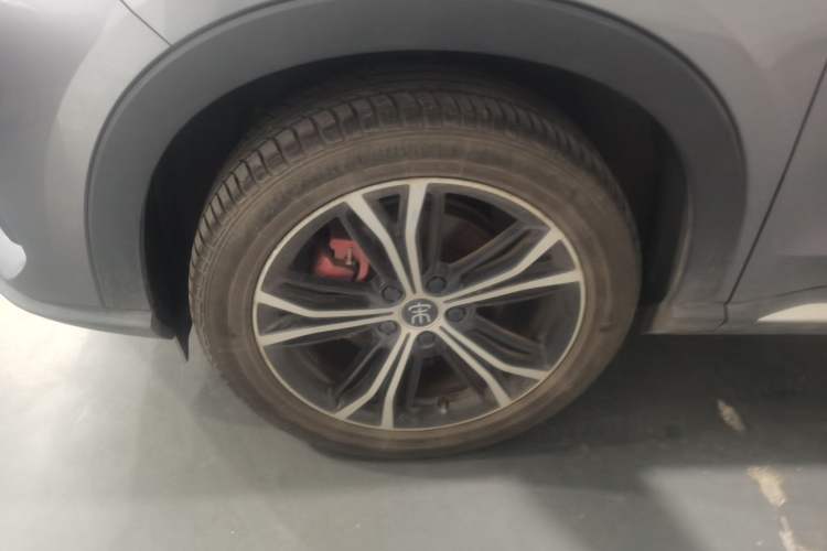 Used BYD Song PLUS 2020 1.5T Automatic Prestige Version Left Front Wheel Hub