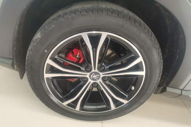 Used BYD Song PLUS 2020 1.5T Automatic Prestige Version Left Front Wheel Hub