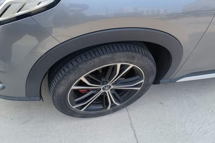 Used BYD Song PLUS 2020 1.5T Automatic Flagship Edition Left Front Wheel Hub