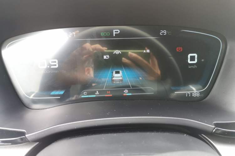 Used BYD Song PLUS 2020 1.5T Automatic Prestige Version Odometer Close Up