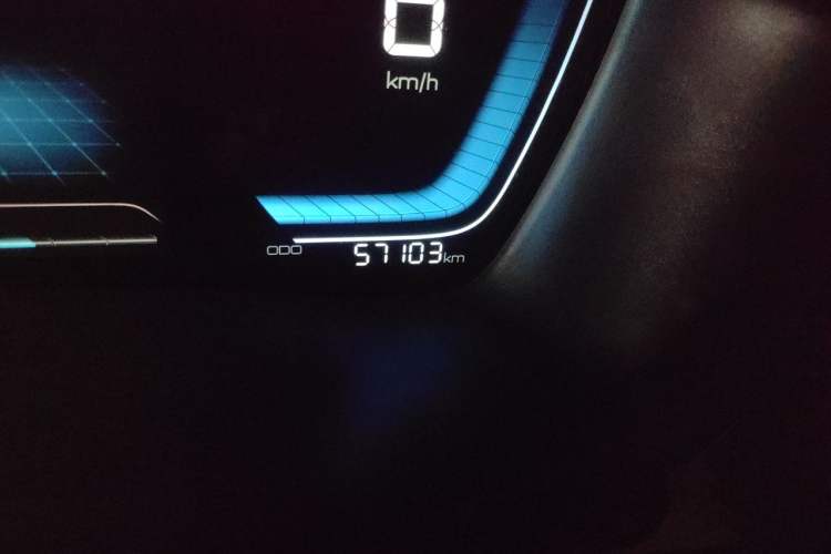 Used BYD Song PLUS 2020 1.5T Automatic Flagship Edition Odometer Close Up