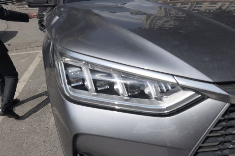 Used BYD Song PLUS 2020 1.5T Automatic Luxury Version Right Front Headlight