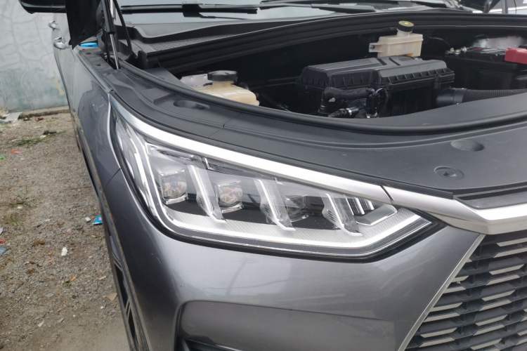 Used BYD Song PLUS 2020 1.5T Automatic Prestige Version Right Front Headlight
