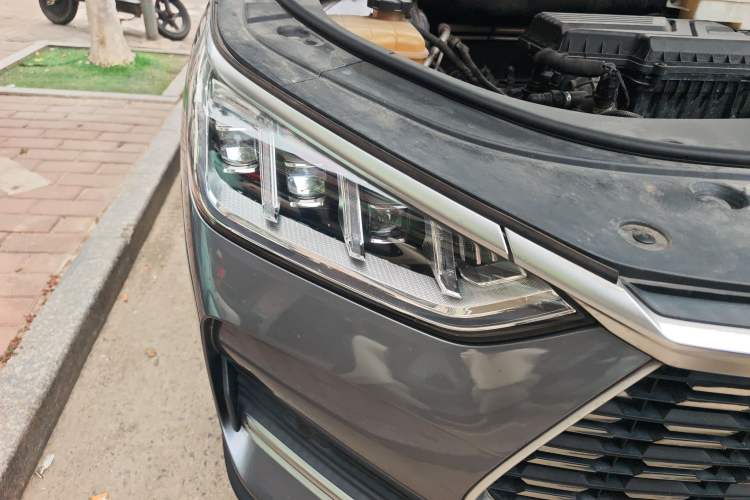 Used BYD Song PLUS 2020 1.5T Automatic Flagship Edition Right Front Headlight