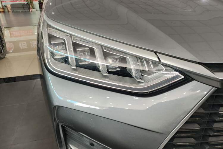 Used BYD Song PLUS 2020 1.5T Automatic Flagship Edition Right Front Headlight