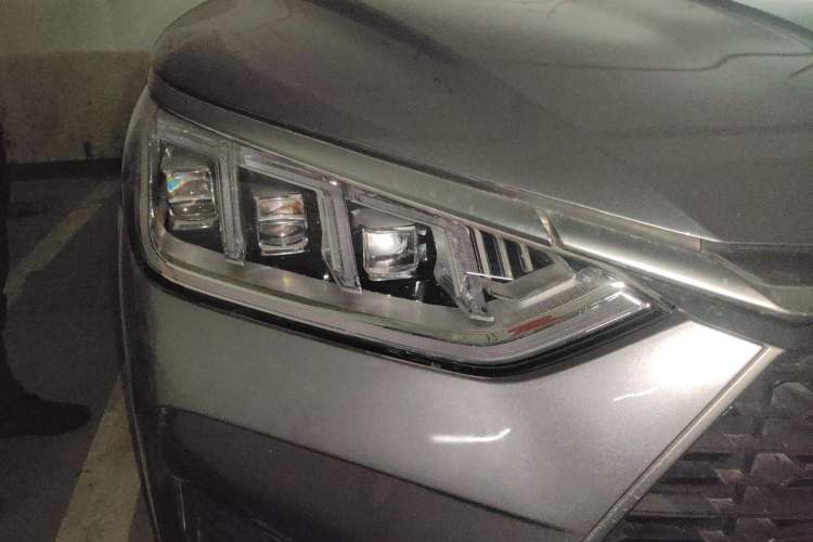 Used BYD Song PLUS 2020 1.5T Automatic Flagship Edition Right Front Headlight