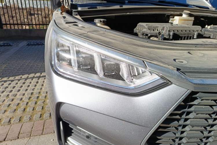 Used BYD Song PLUS 2020 1.5T Automatic Prestige Version Right Front Headlight