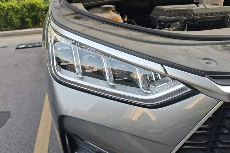 Used BYD Song PLUS 2020 1.5T Automatic Flagship Edition Right Front Headlight