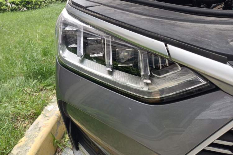 Used BYD Song PLUS 2020 1.5T Automatic Flagship PLUS Right Front Headlight