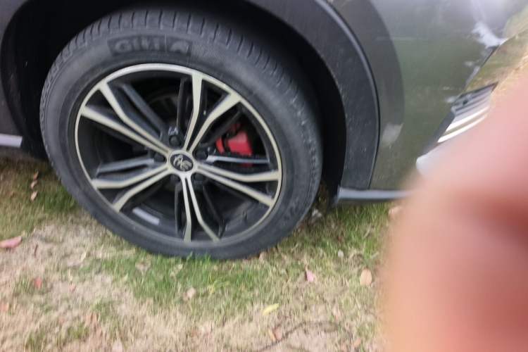 Used BYD Song PLUS 2020 1.5T Automatic Flagship Edition Right Front Wheel Hub