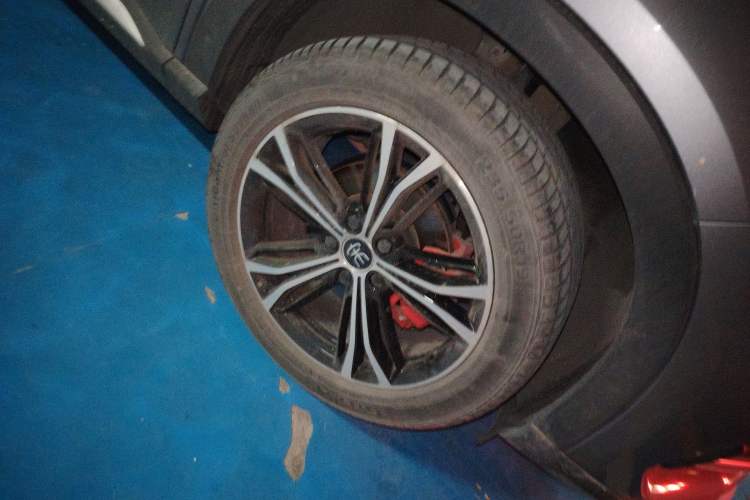 Used BYD Song PLUS 2020 1.5T Automatic Flagship Edition Right Front Wheel Hub