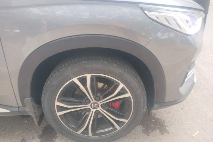 Used BYD Song PLUS 2020 1.5T Automatic Prestige Version Right Front Wheel Hub