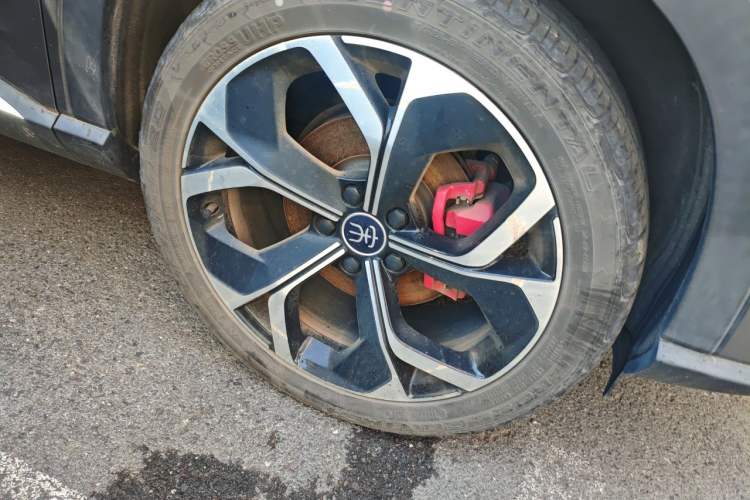 Used BYD Song PLUS 2020 1.5T Automatic Flagship PLUS Right Front Wheel Hub