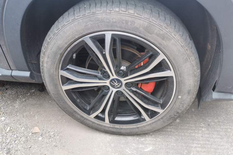 Used BYD Song PLUS 2020 1.5T Automatic Prestige Version Right Front Wheel Hub
