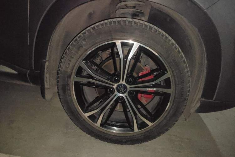Used BYD Song PLUS 2020 1.5T Automatic Flagship Edition Right Front Wheel Hub