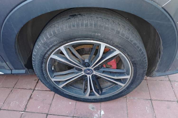 Used BYD Song PLUS 2020 1.5T Automatic Flagship Edition Right Front Wheel Hub