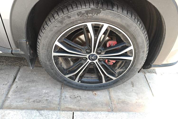 Used BYD Song PLUS 2020 1.5T Automatic Prestige Version Right Front Wheel Hub