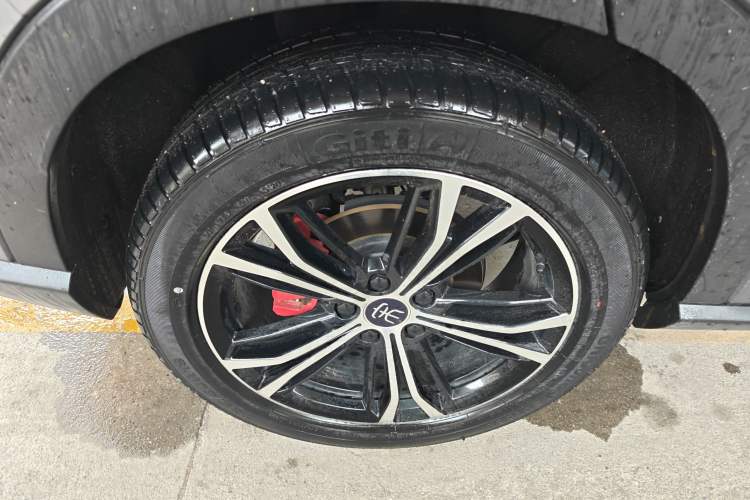 Used BYD Song PLUS 2020 1.5T Automatic Flagship Edition Right Rear Wheel Hub