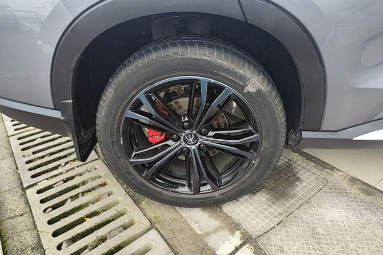 Used BYD Song PLUS 2020 1.5T Automatic Prestige Version Right Rear Wheel Hub