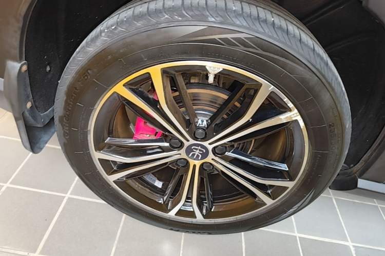 Used BYD Song PLUS 2020 1.5T Automatic Prestige Version Right Rear Wheel Hub