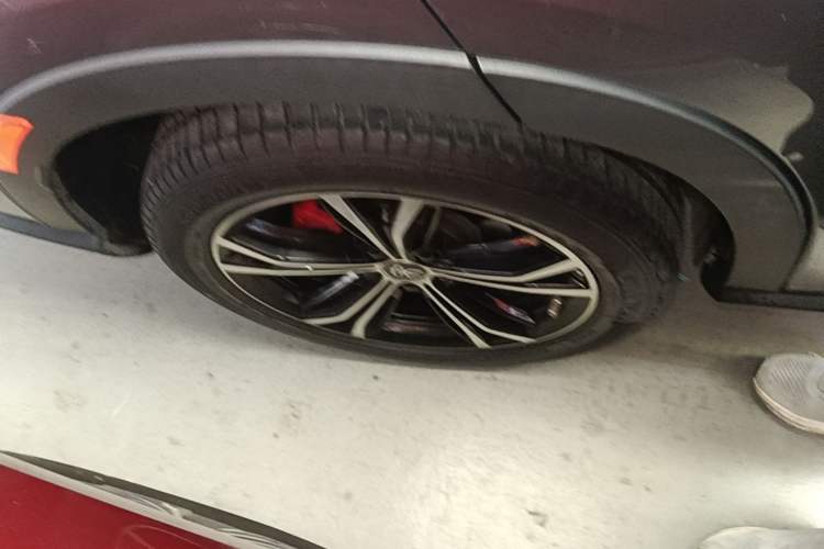 Used BYD Song PLUS 2020 1.5T Automatic Flagship Edition Right Rear Wheel Hub
