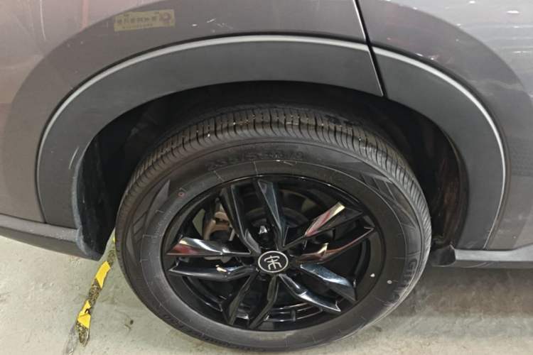 Used BYD Song PLUS 2020 1.5T Automatic Luxury Version Right Rear Wheel Hub