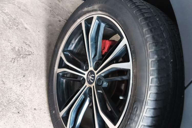 Used BYD Song PLUS 2020 1.5T Automatic Prestige Version Right Rear Wheel Hub
