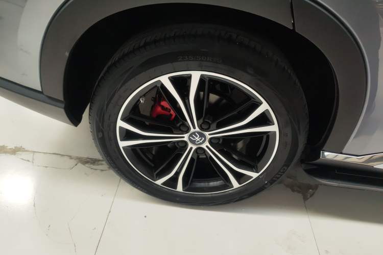 Used BYD Song PLUS 2020 1.5T Automatic Prestige Version Right Rear Wheel Hub