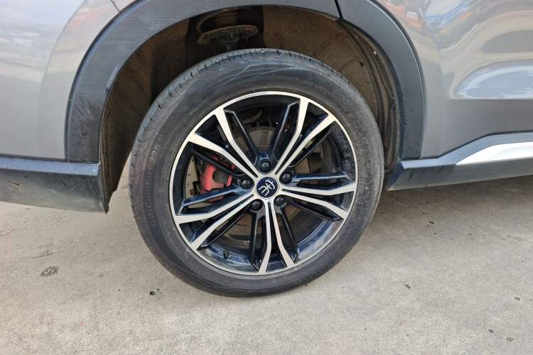 Used BYD Song PLUS 2020 1.5T Automatic Prestige Version Right Rear Wheel Hub