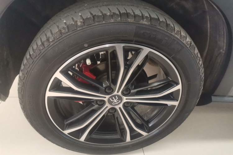 Used BYD Song PLUS 2020 1.5T Automatic Prestige Version Right Rear Wheel Hub