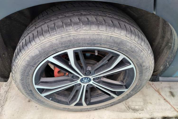 Used BYD Song PLUS 2020 1.5T Automatic Flagship Edition Right Rear Wheel Hub