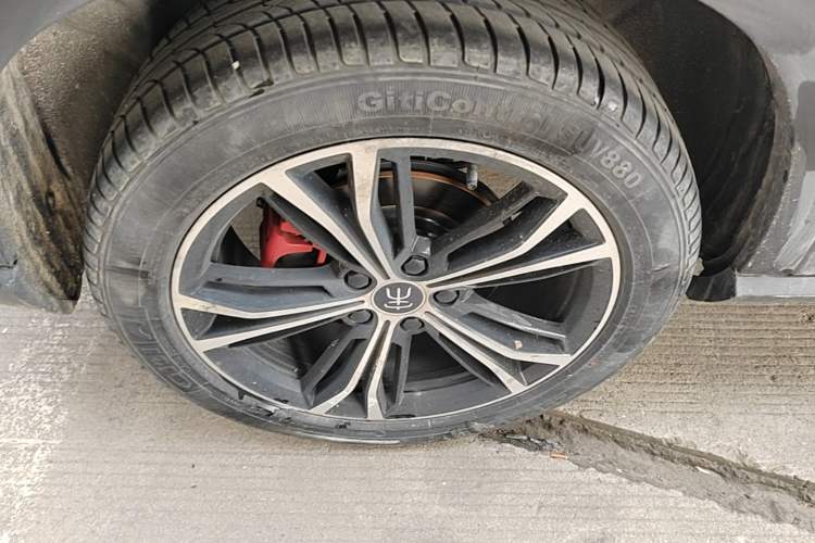 Used BYD Song PLUS 2020 1.5T Automatic Prestige Version Right Rear Wheel Hub