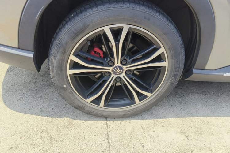 Used BYD Song PLUS 2020 1.5T Automatic Prestige Version Right Rear Wheel Hub