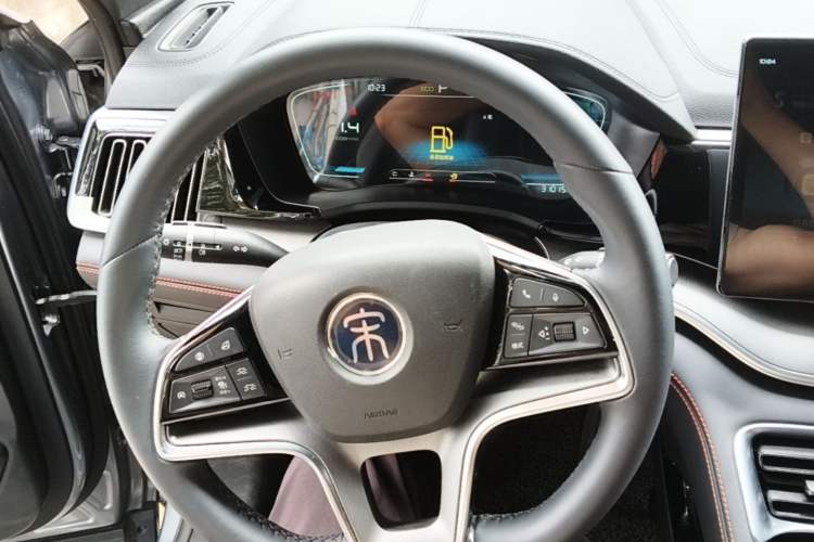 Used BYD Song PLUS 2020 1.5T Automatic Prestige Version Steering Wheel
