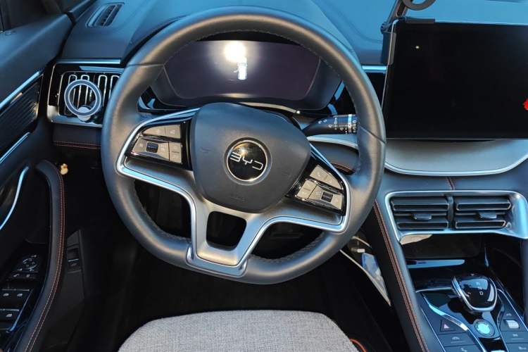 Used BYD Song PLUS 2020 1.5T Automatic Flagship Edition Steering Wheel